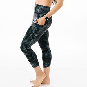 Zyia Active Gray Stonewashed Mesh Pocket Hi-Rise 7/8 24”